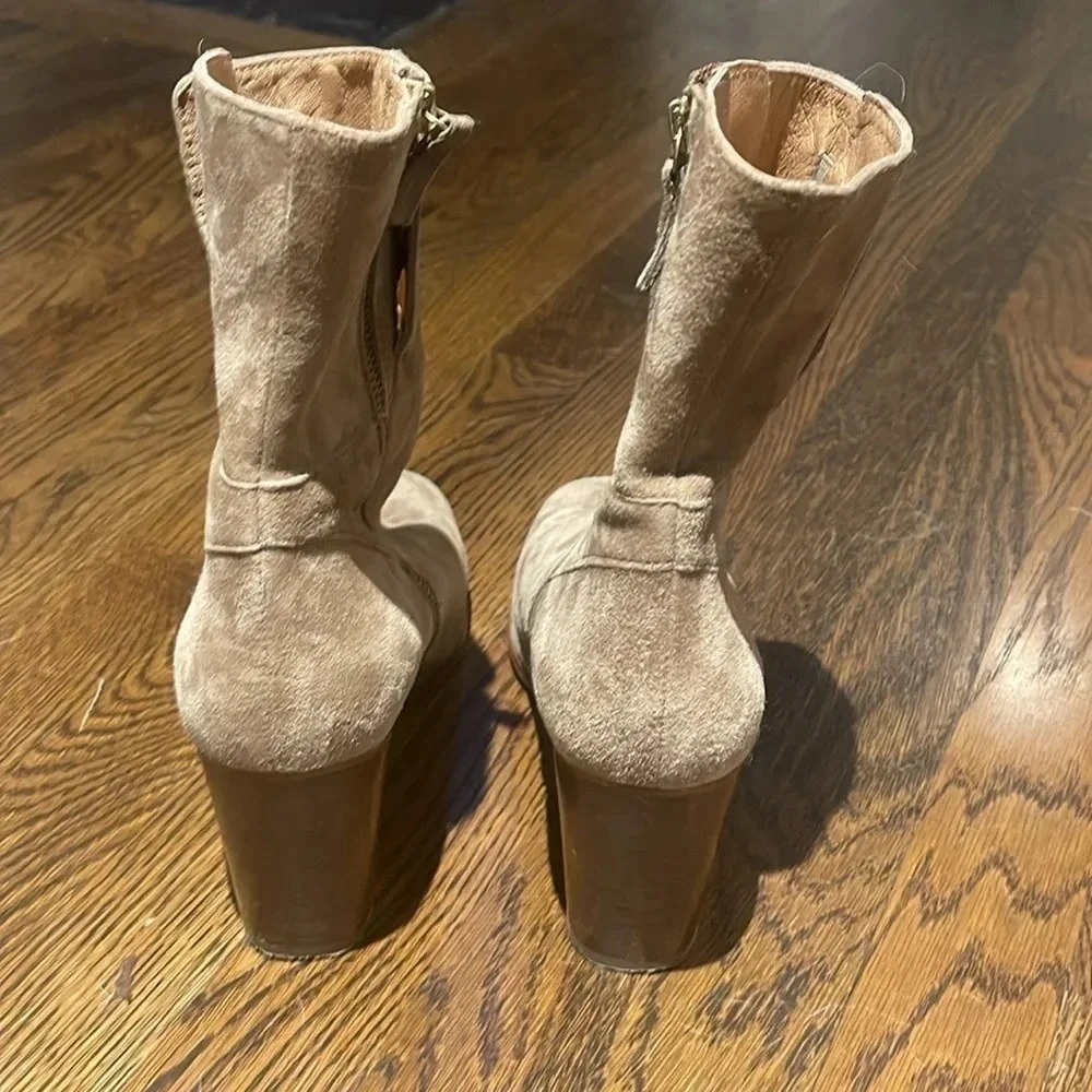 Free People tan suede boots. Size 40. Preloved, great condition. - Picture 4 of 10